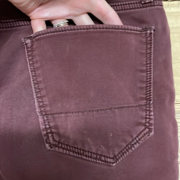 Banana Republic Travel Jean size 33x32 Maroon Color Slim Fit Stretchy Jeans - Picture 9 of 13